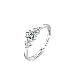 Elegant S925 silver ring featuring a square princess cut cubic zirconia and side stones