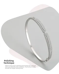 Détail du bracelet en argent s925 avec polissage triple couche et zircons incrustés
