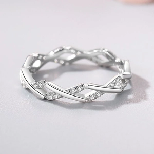 Elegant S925 sterling silver wavy ring with pave-set shimmering cubic zirconia stones