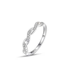 Anello Wave Mobius in Argento Sterling 925 per Donna Minimalista con Strass Intarsiati Fascia Intrecciata Gioielli Regalo
