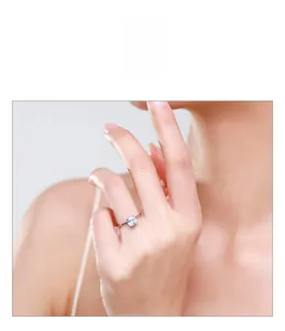 Detailed view of an elegant S925 silver ring featuring a 1-carat square-cut simulated diamond