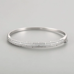 Bracciale rigido aperto in argento S925 con pavé di zirconi scintillanti moda