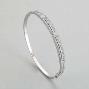 Bracelet luxueux en argent 925 avec double rangée de zircons micro-pavés et fermoir sécurisé