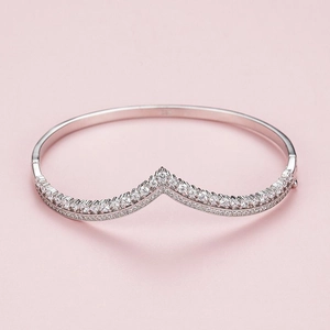 S925 silver V-shaped crown open bracelet with sparkling zircon stones in a minimalist style