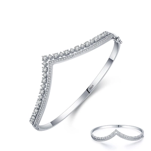 Elegant V-shaped S925 sterling silver crown open bangle with pavé-set sparkling diamonds