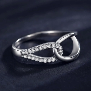 S925 sterling silver interlocking ring with pavé-set zircon and polished finish