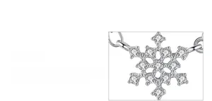 Vue détaillée du collier pendentif flocon de neige en argent s925 serti de pierres cz