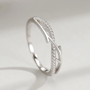 S925 Sterling Silber Zweigring mit schimmernden Micro-Pave Zirkonia-Kristallen besetzt
