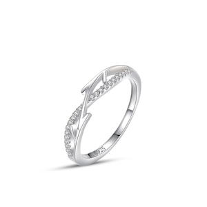 S925 Silberring mit gekreuztem Zweig-Design und funkelnder Zirkon-Pavee-Verzierung