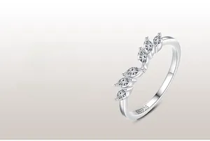 Detail view of wavy S925 sterling silver ring featuring marquise-cut marquise crystals