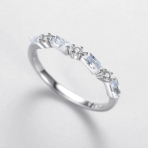 Elegant S925 sterling silver ring with alternating rectangular and round zircon stones