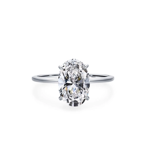 Luxurious S925 sterling silver ring with 3 carat oval cut sparkling diamond simulant