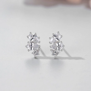 Élégantes boucles d'oreilles goutte en argent 925 avec zircons scintillants