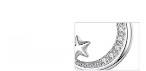 Vue détaillée du collier lune et étoile en argent S925 avec zircons sertis à la main