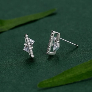 Sparkling S925 sterling silver geometric stud earrings with clear zircon stones
