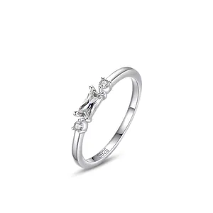 Bague en Argent Sterling 925 Avec Zirconia Carré pour Femme Simple Micro Sertissage Anneau Mince Bijoux Minimalistes Élégants