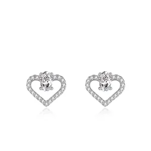 Boucles d'Oreilles Clous en Argent Sterling S925 en Forme de Cœur pour Femmes Exquises Minimalistes Incrustées de Zirconia Bijoux de Mode