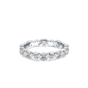 Bague ondulée en argent sterling S925 avec zircons de taille baguette et ronde