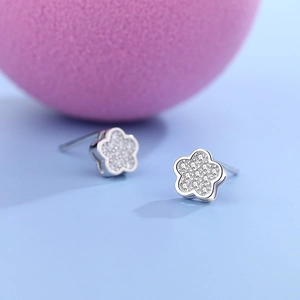 S925 sterling silver flower stud earrings with sparkling cubic zirconia flower petals