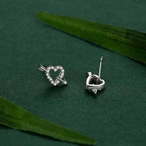 Elegant S925 sterling silver heart earrings with sparkling cubic zirconia insets