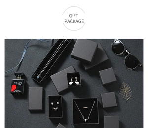 Coffret cadeau bijoux noir mat élégant avec doublure en velours pour bagues et colliers