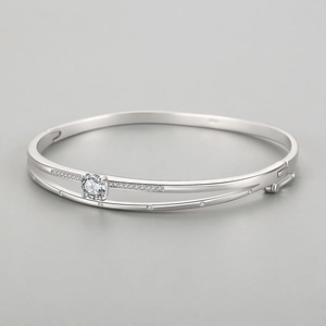 Elegante brazalete de plata s925 de doble capa con brillante piedra de circonita