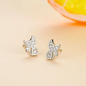 Orecchini a perno gatto in argento sterling S925 con pavé di zirconi bianchi