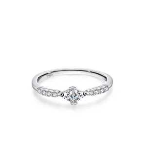 925 Sterling Silver Geometric Triangle Zirconia Ring For Women Minimalist Inlaid Simple Finger Ring Fashion Jewelry Birthday Gift