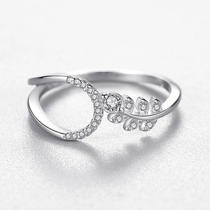 925 sterling silver ring featuring a sparkling zircon leaf and circular ring design