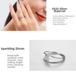Vue détaillée de la bague double couche en argent S925 avec motif étoile pavée
