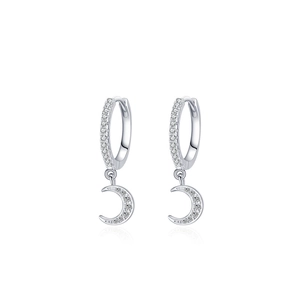 Élégantes boucles d'oreilles créoles lune en argent s925 avec cristaux de zircone brillants