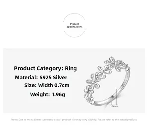 Vue détaillée de la bague marguerite en argent S925 avec pavage de zirconiums