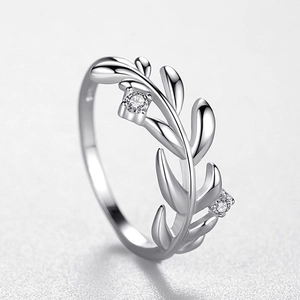 S925 sterling silver leaf ring with sparkling zircons in an elegant wrap-around design