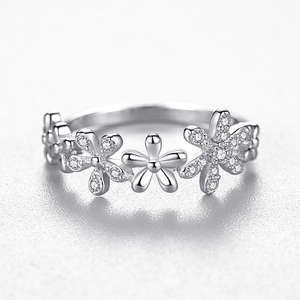 Bague marguerite en argent sterling S925 avec cristaux et design floral poli