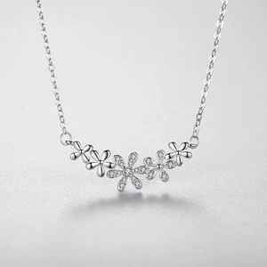 S925 sterling silver daisy necklace with sparkling zircon flower pendants for women