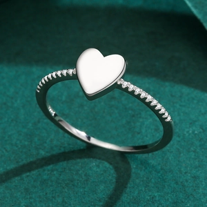 Elegant S925 sterling silver heart ring with sparkling zircon stones for women
