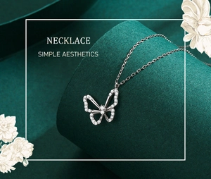 Detailansicht der S925 Sterling Silber Schmetterling Halskette mit weißen Zirkoniasteinen