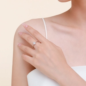 Elegant S925 sterling silver pear-shaped waterdrop ring with cubic zirconia for women