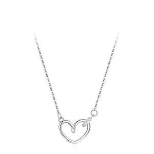 Collier Pendentif Cœur Creux en Argent Sterling 925 pour Femme Chaîne de Clavicule en Micro Pavé de Zirconia Bijoux Minimalistes