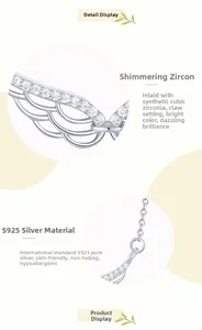 Makroaufnahme von S925 Sterlingsilber Engelsflügel Anhänger mit Zirkonia-Besatz