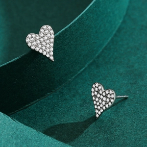Elegant S925 sterling silver heart stud earrings with pavé set cubic zirconia diamonds