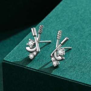 Boucles d'oreilles bâton de hockey minimalistes en argent S925 avec zircons brillants
