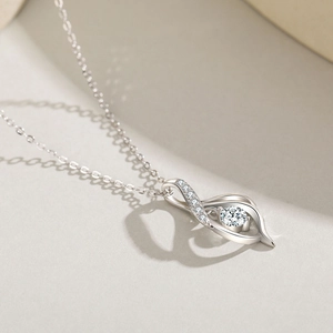 Classic 925 sterling silver necklace with a 1-carat round cubic zirconia pendant