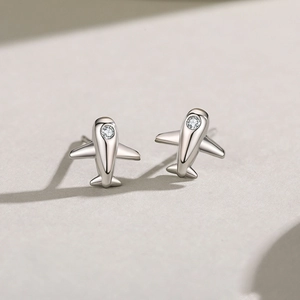 Boucles d'oreilles avion minimalistes en argent S925 avec une seule pierre zircon