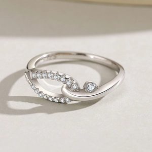 Elegant S925 sterling silver crisscross ring with micro-pave cubic zirconia stones
