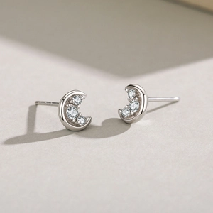 Elegant s925 sterling silver crescent moon earrings with cubic zirconia stones
