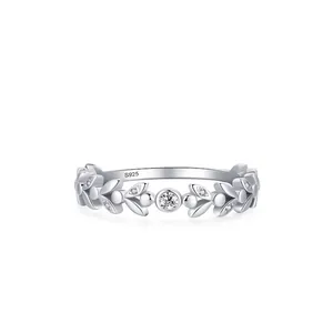 Bague Feuille en Argent Sterling 925 pour Femme Design Romantique de Vigne de Pétale Strass Scintillant Micro Incrusté Bijou Élégant Cadeau
