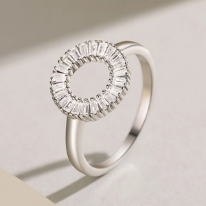 Minimalist S925 sterling silver ring featuring a circular zircon inlay in a sleek silver band