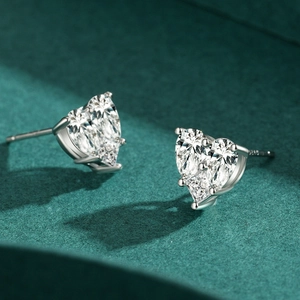 Sparkling S925 sterling silver heart stud earrings with full diamond pavé and high luster