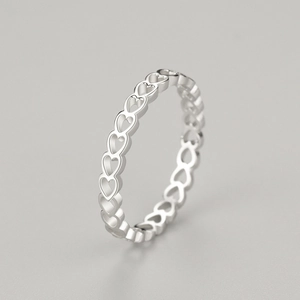 Bague minimaliste en argent sterling S925 avec cœurs évidés et finition polie